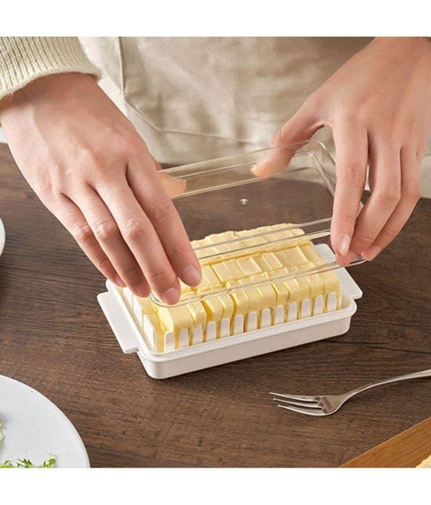     			TINUMS Butter Cutting Box Plastic Assorted Bread Container ( Set of 1 )