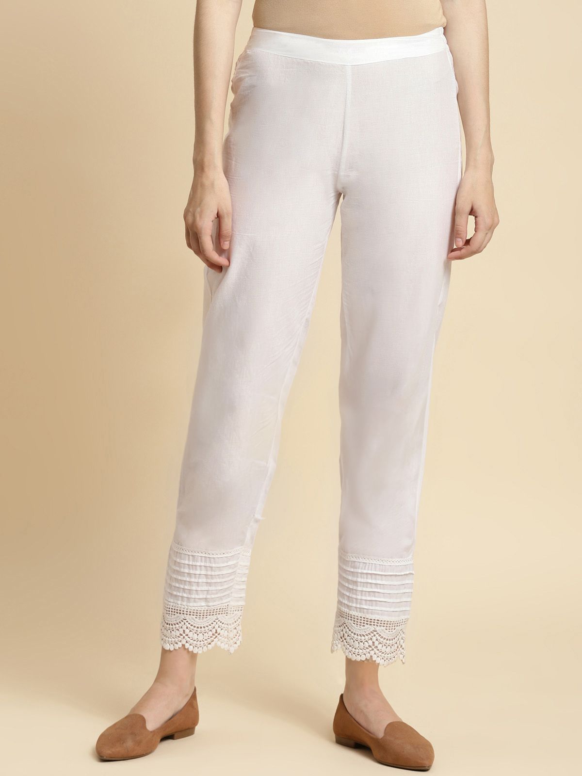     			Rangita Women 100% Cotton Off White Solid Calf Length Straight Pant