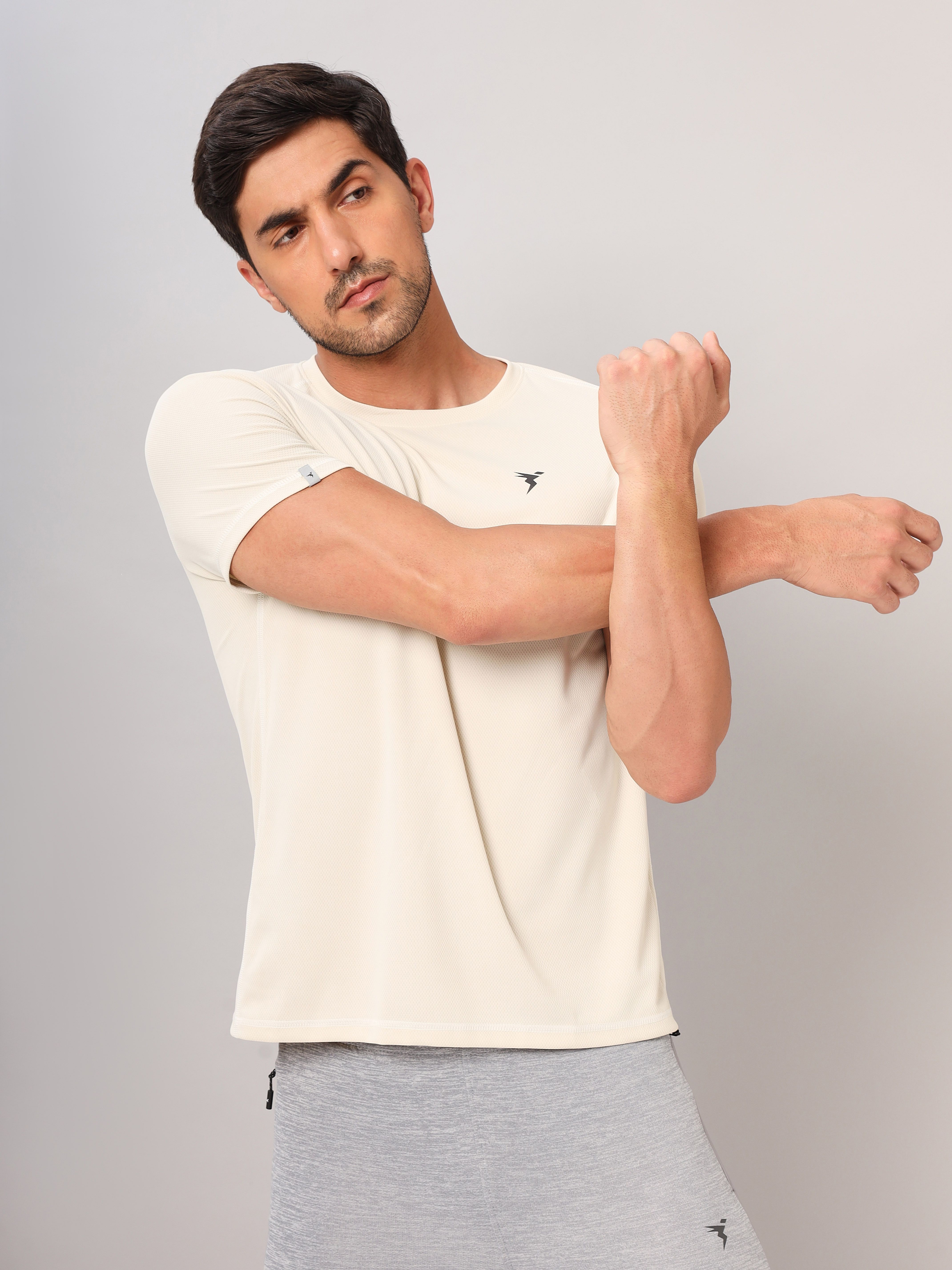     			Technosport Cream Polyester Slim Fit Men's Sports T-Shirt ( Pack of 1 )