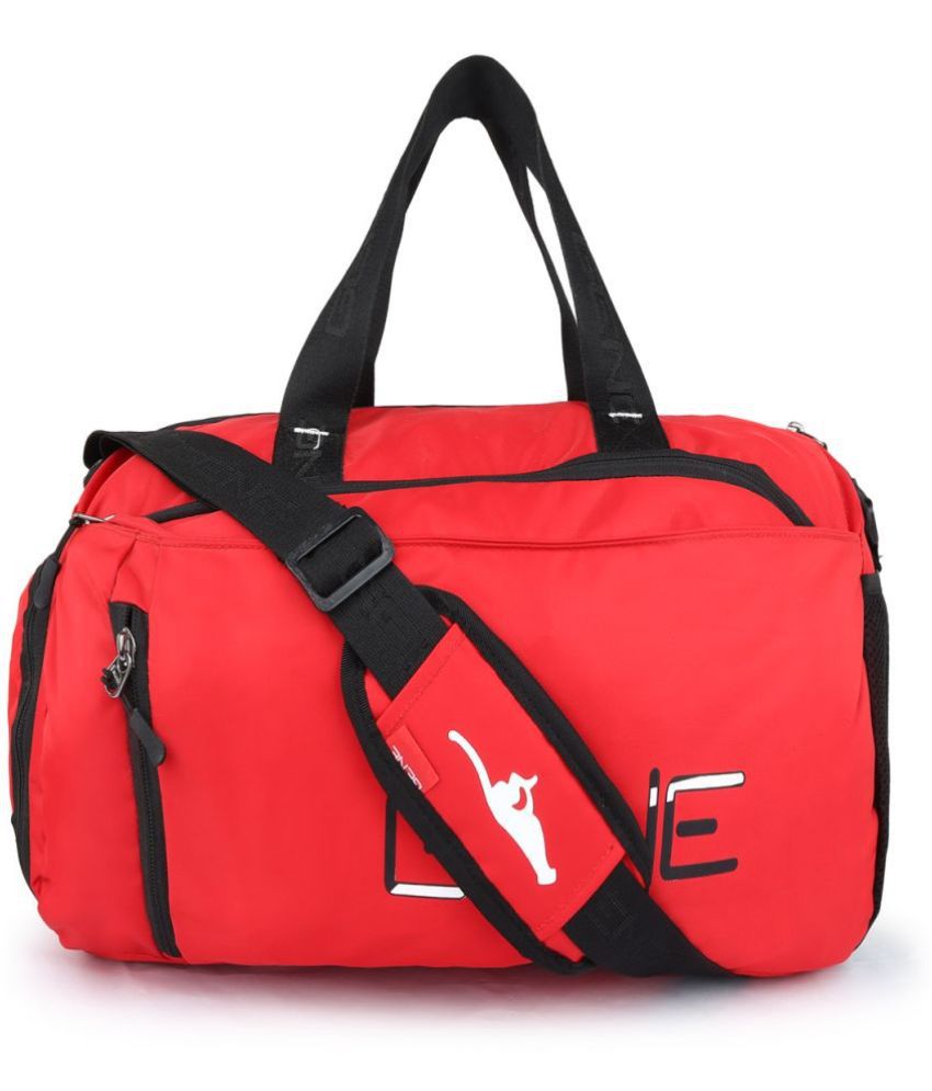     			Gene 28 Ltrs Red Polyester Duffle Bag