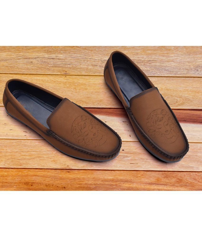     			Akiko Brown Men's Slip on