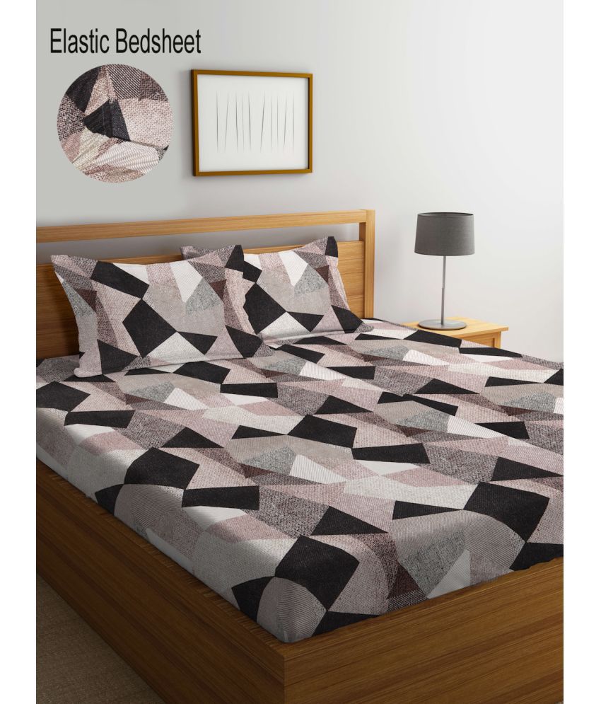     			Klotthe Poly Cotton Abstract Fitted 1 Bedsheet with 2 Pillow Covers ( King Size ) - Brown