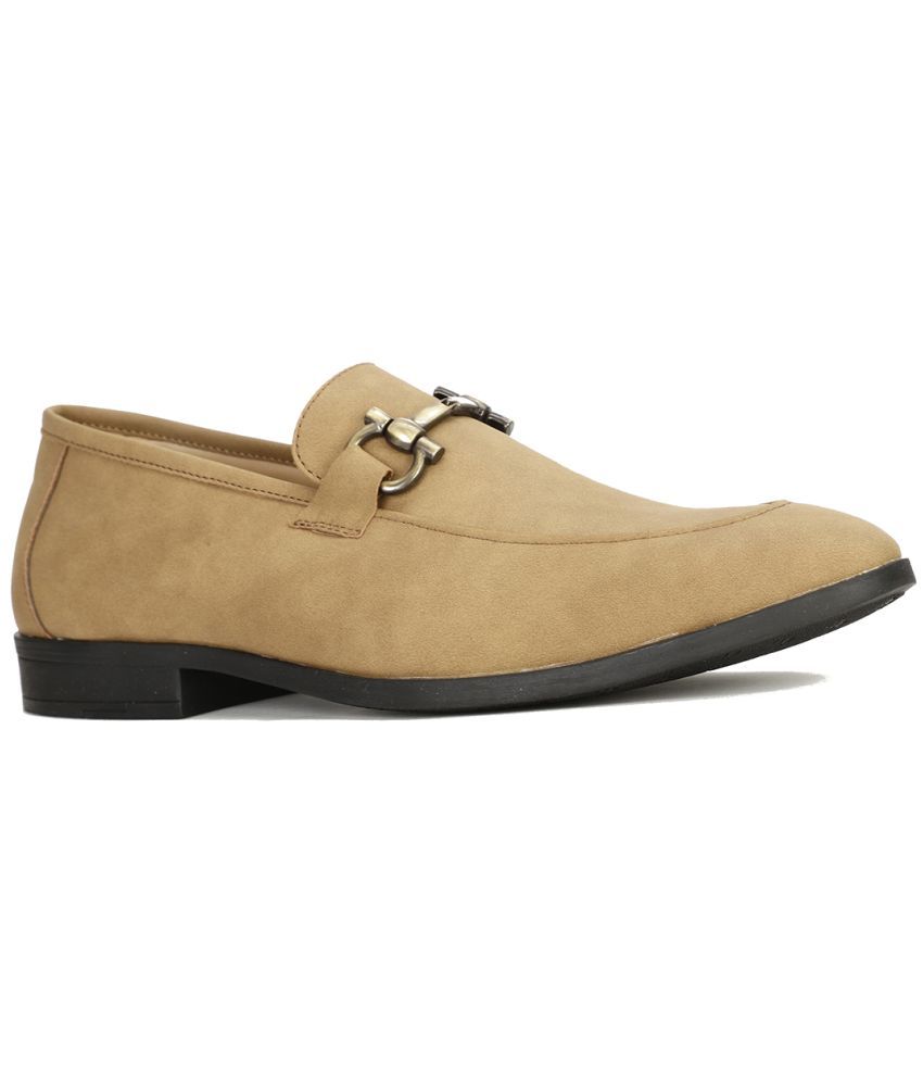     			Bata Camel Men's Formal