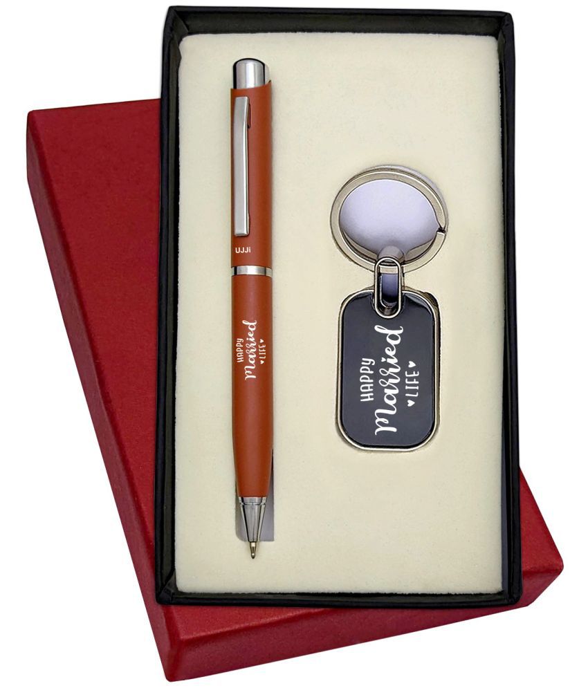     			UJJi Happy Married Life Engraved Tan Color Metal Ball Pen & Keyring Combo