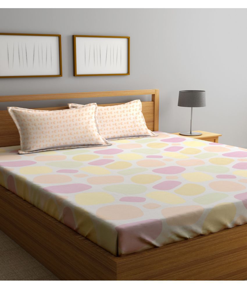     			Klotthe Poly Cotton Geometric 1 Double Bedsheet with 2 Pillow Covers - Yellow