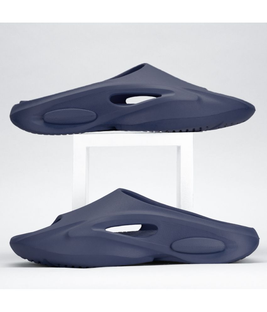     			atom - Navy Blue Men's Clogs