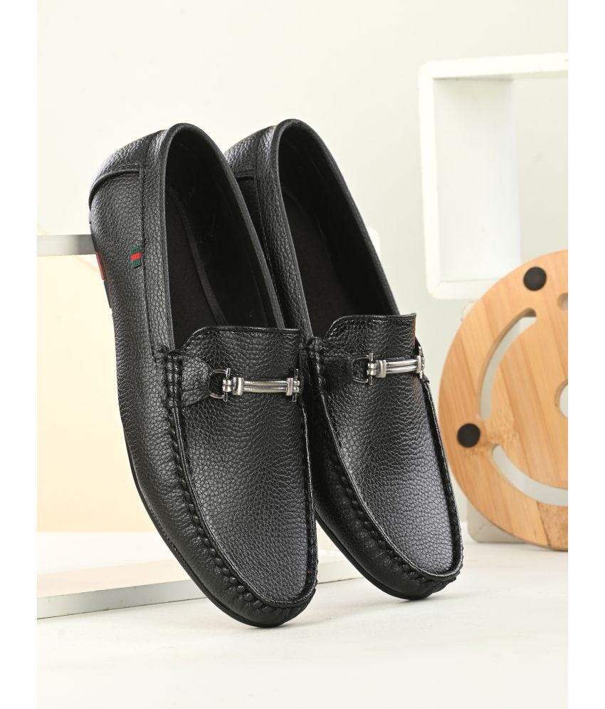     			Footloose Black Men's Slip on