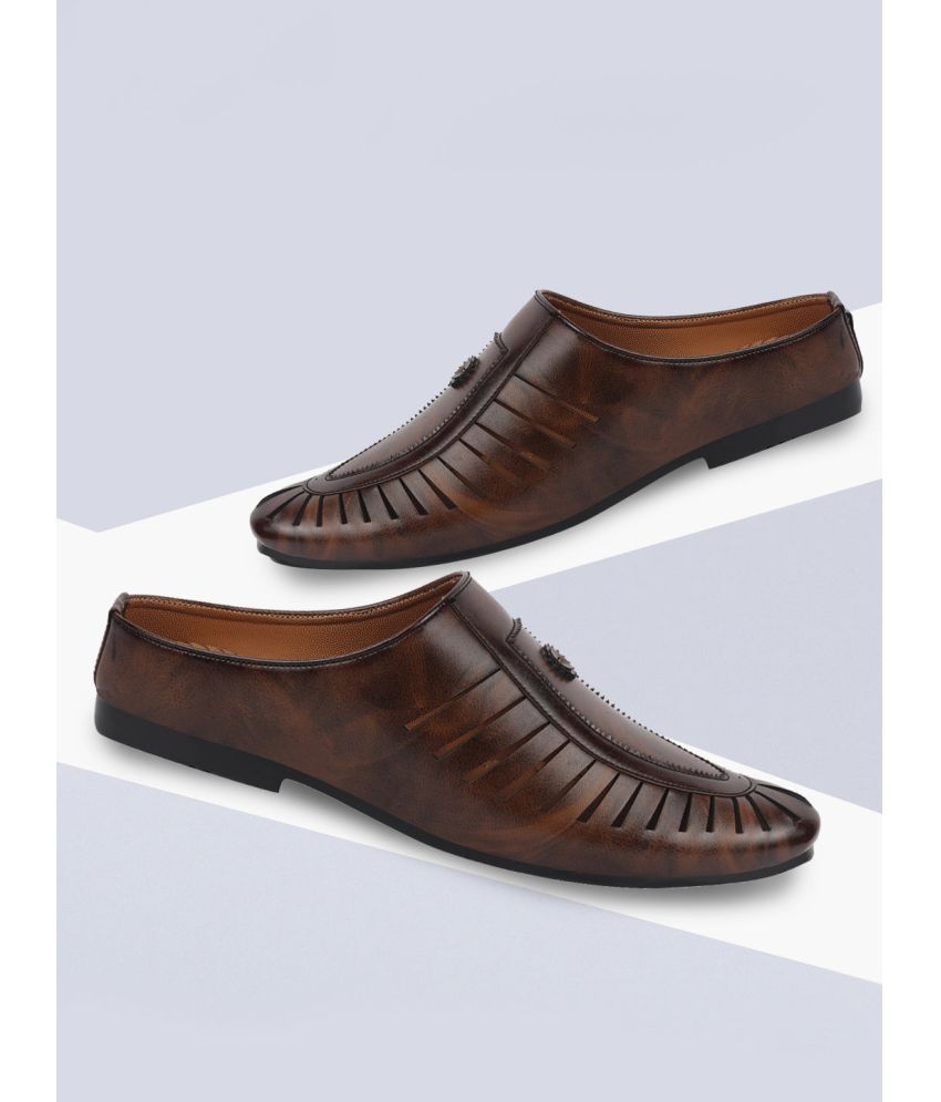     			Fausto Brown Men's Jutti