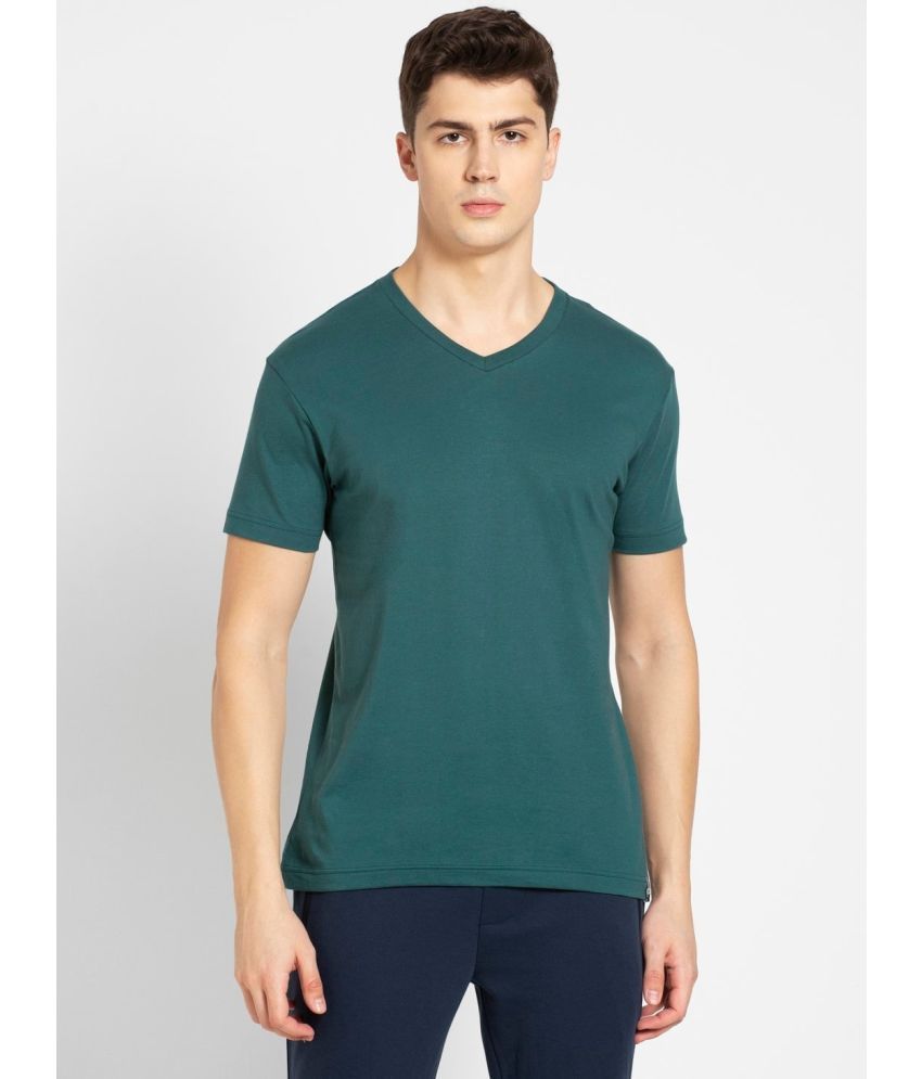     			Jockey 2726 Men Super Combed Cotton Rich Solid V Neck Half Sleeve T-Shirt - Pacific Green