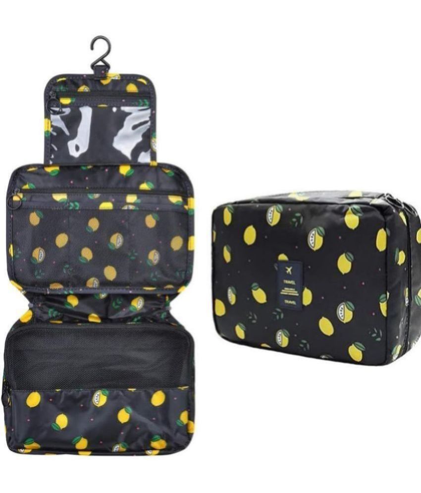     			House Of Quirk Black Travel Kit Bag ( 1 Pc )