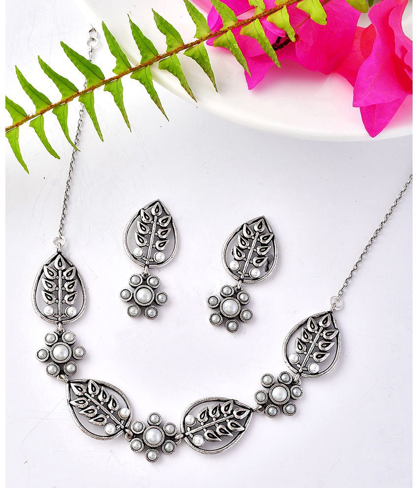     			Voylla Silver Brass Necklace Set ( Pack of 1 )