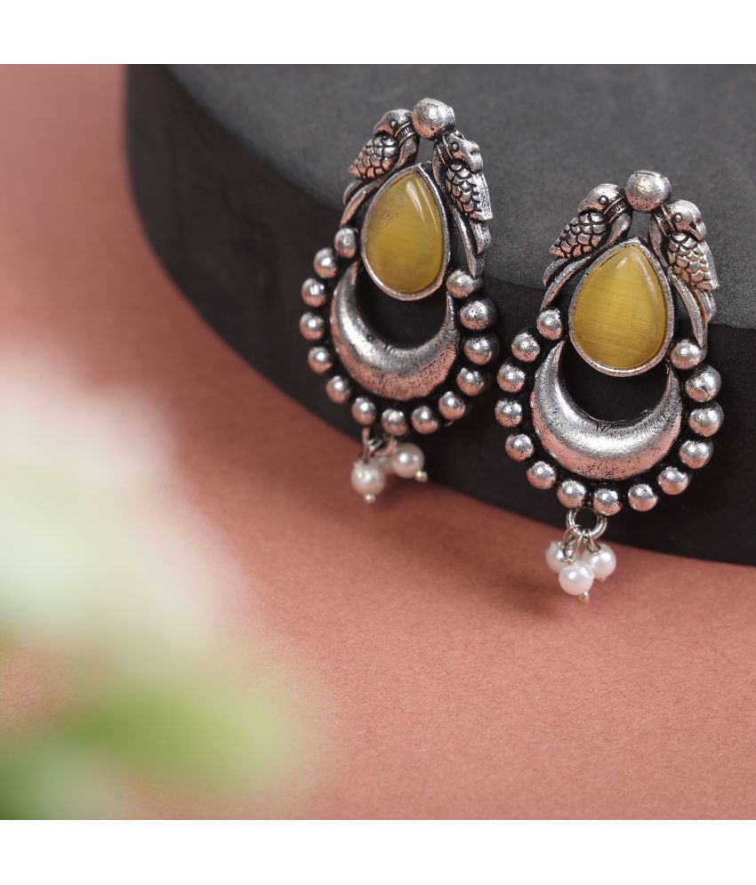     			Sunhari Jewels Yellow Drop Earrings ( Pack of 1 )