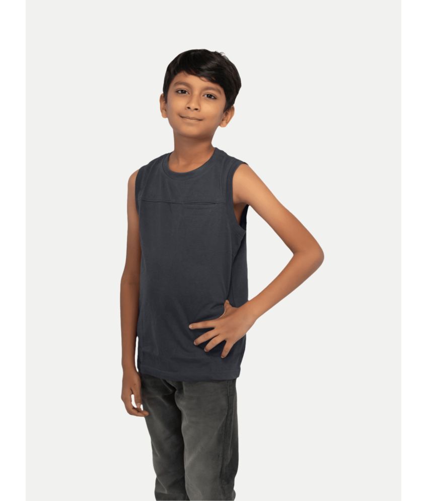     			Radprix Dark Grey Cotton Blend Boy's T-Shirt ( Pack of 1 )