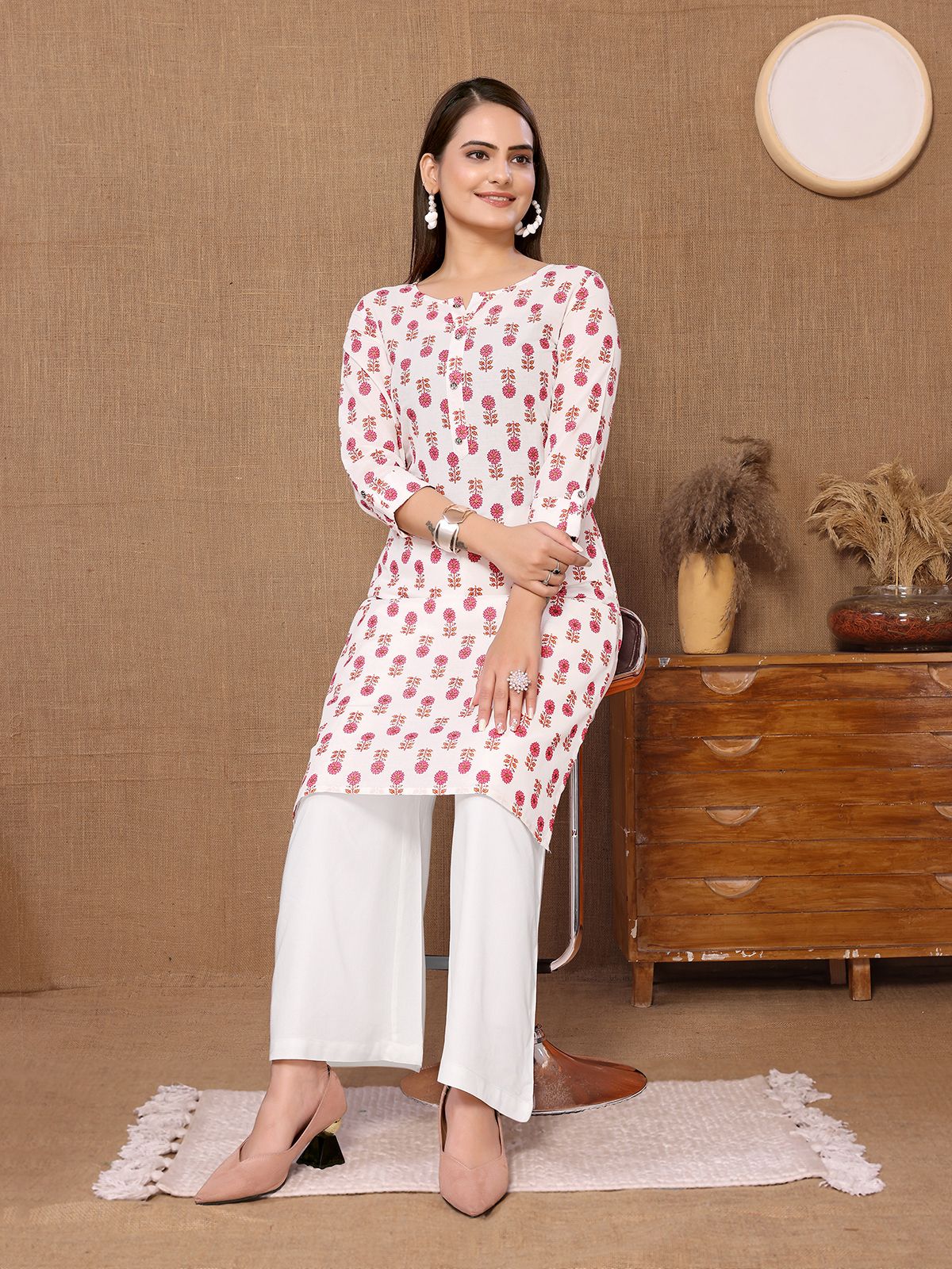     			Rangita Women Cotton White Printed Knee Length Straight Kurti