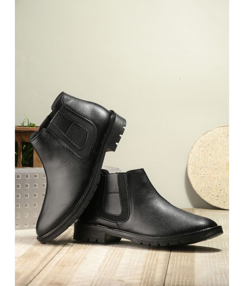     			viv Black Men's Chelsea Boots