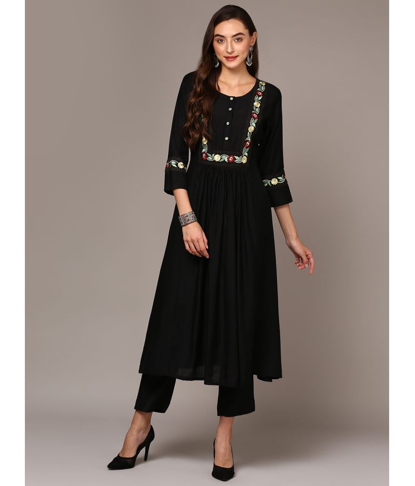     			Vaamsi Cotton Blend Embroidered Flared Women's Kurti - Black ( Pack of 1 )