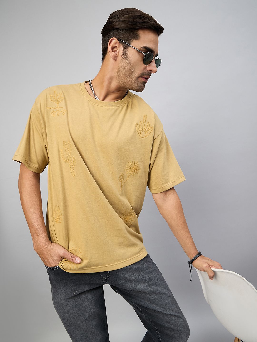     			Club York Cotton Blend Regular Fit Embroidered Half Sleeves Men's T-Shirt - Beige ( Pack of 1 )