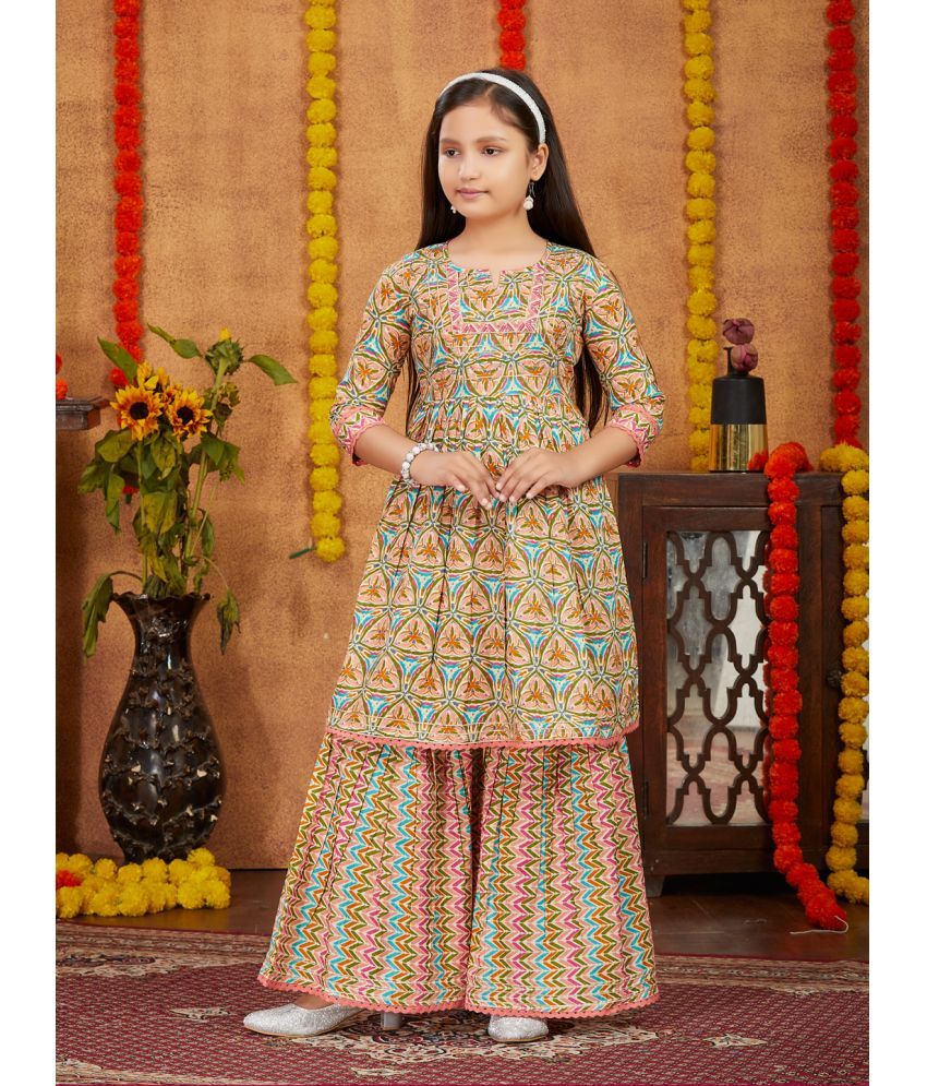     			Aarika Girls Cotton Kurta and Sharara Set ( Pack of 1 , Peach )