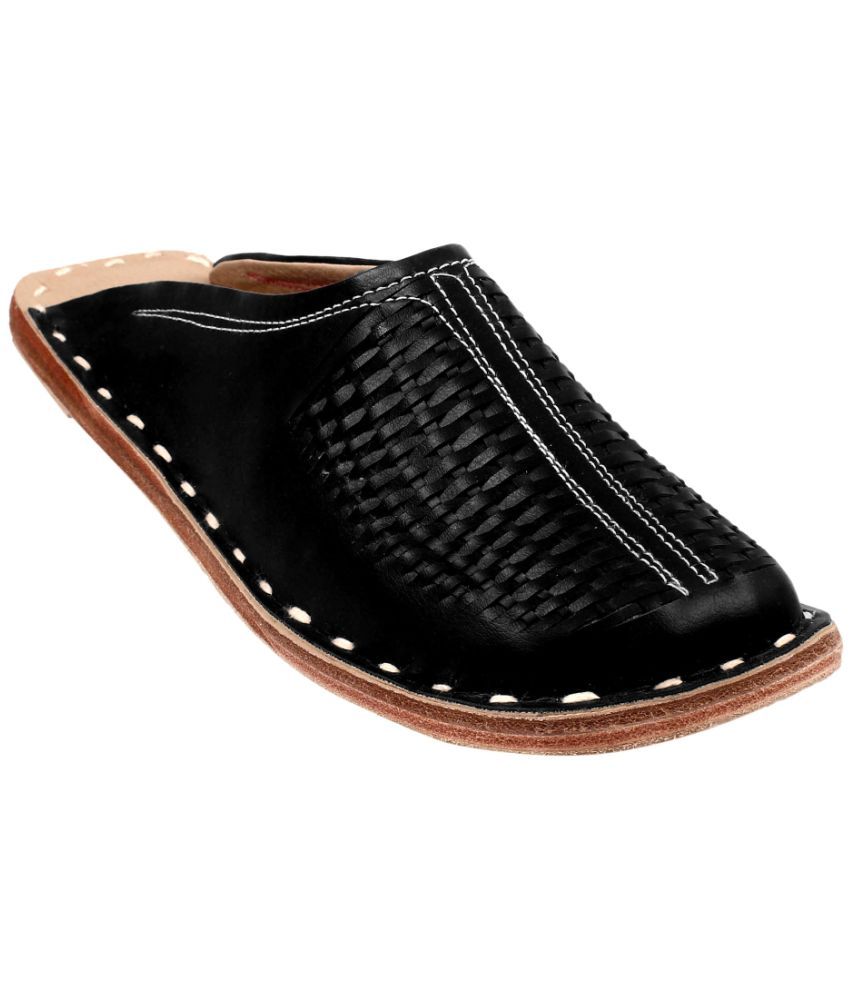     			Apratim Black Men's Mule