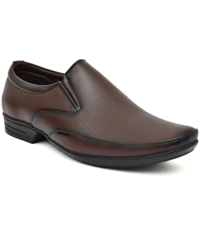     			HiDa Brown Men's Slip On Formal Shoes