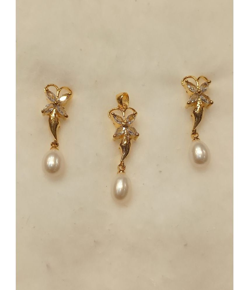     			Mannatraj Pearls & Jewellers White Pendant set ( Pack of 1 )