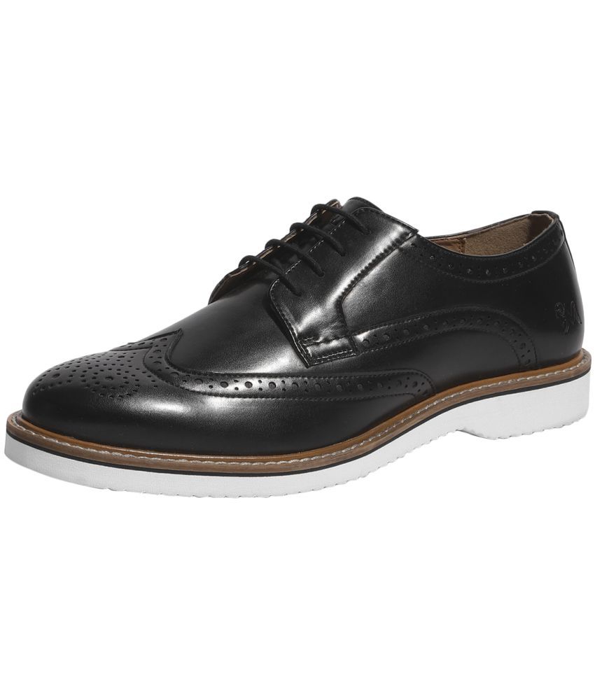     			Neeman's Black Men's Sneakers