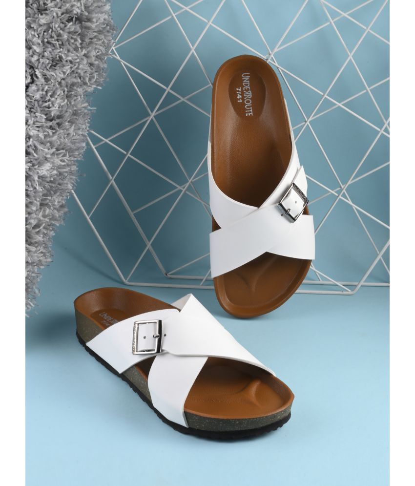     			UNDERROUTE - White Men's Sandals