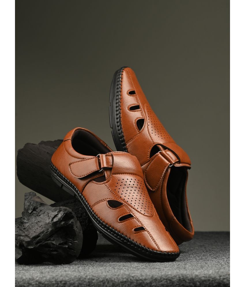     			UNDERROUTE - Tan Men's Sandals