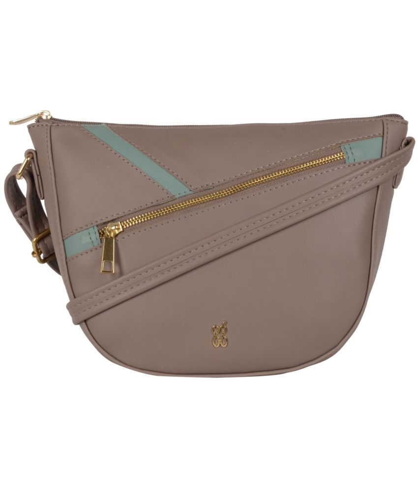     			Baggit Beige PU Handheld