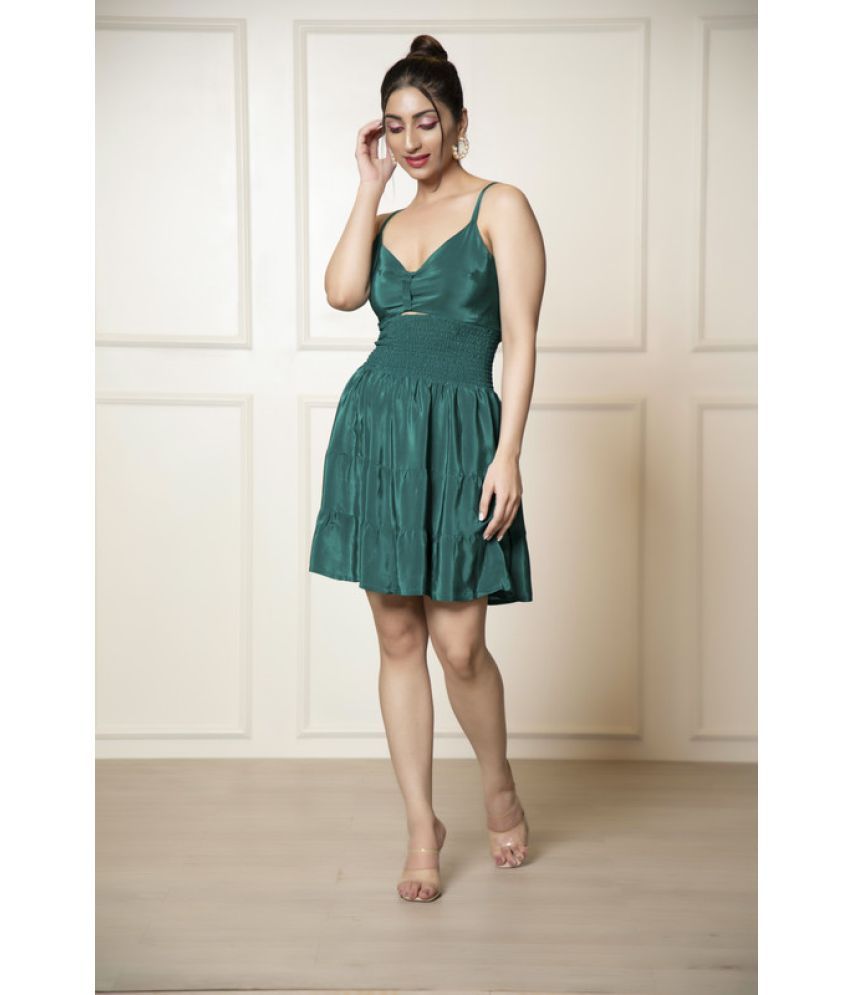     			Urban Sundari Crepe Solid Mini Women's Cut Out Dress - Green ( Pack of 1 )