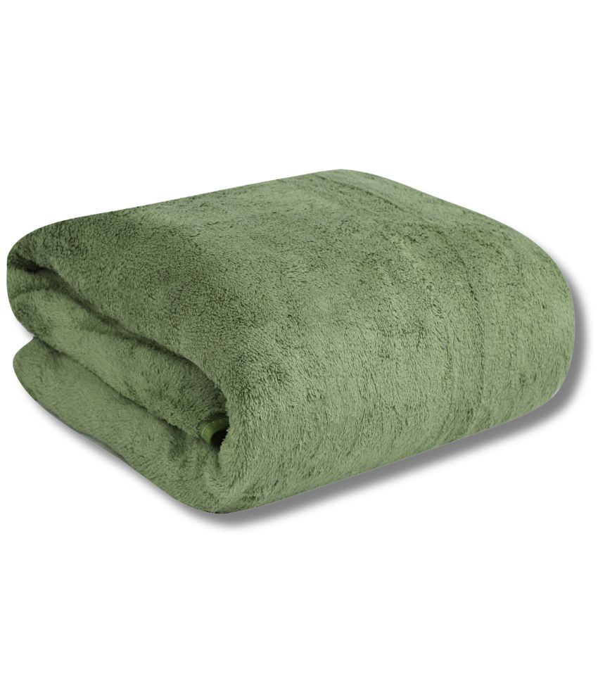     			FEZORA Microfibre Solid 500 -GSM Bath Towel ( Pack of 1 ) - Green