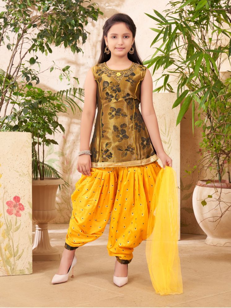     			Aarika Gold Brocade Girls Patiala Kurta Set ( Pack of 1 )