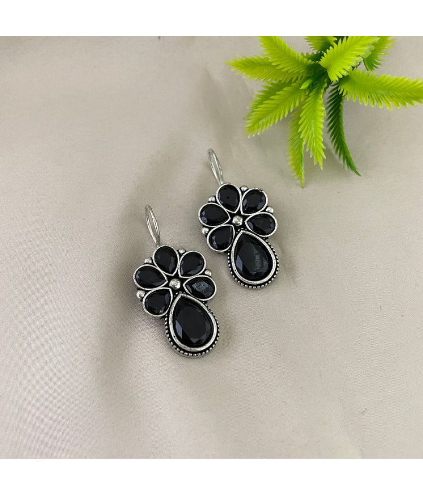     			PUJVI Black Hoops Earrings ( Pack of 1 )