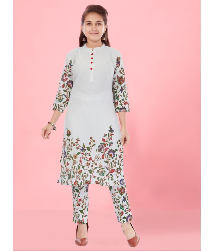     			Aarika White Cotton Girls Kurti ( Pack of 1 )