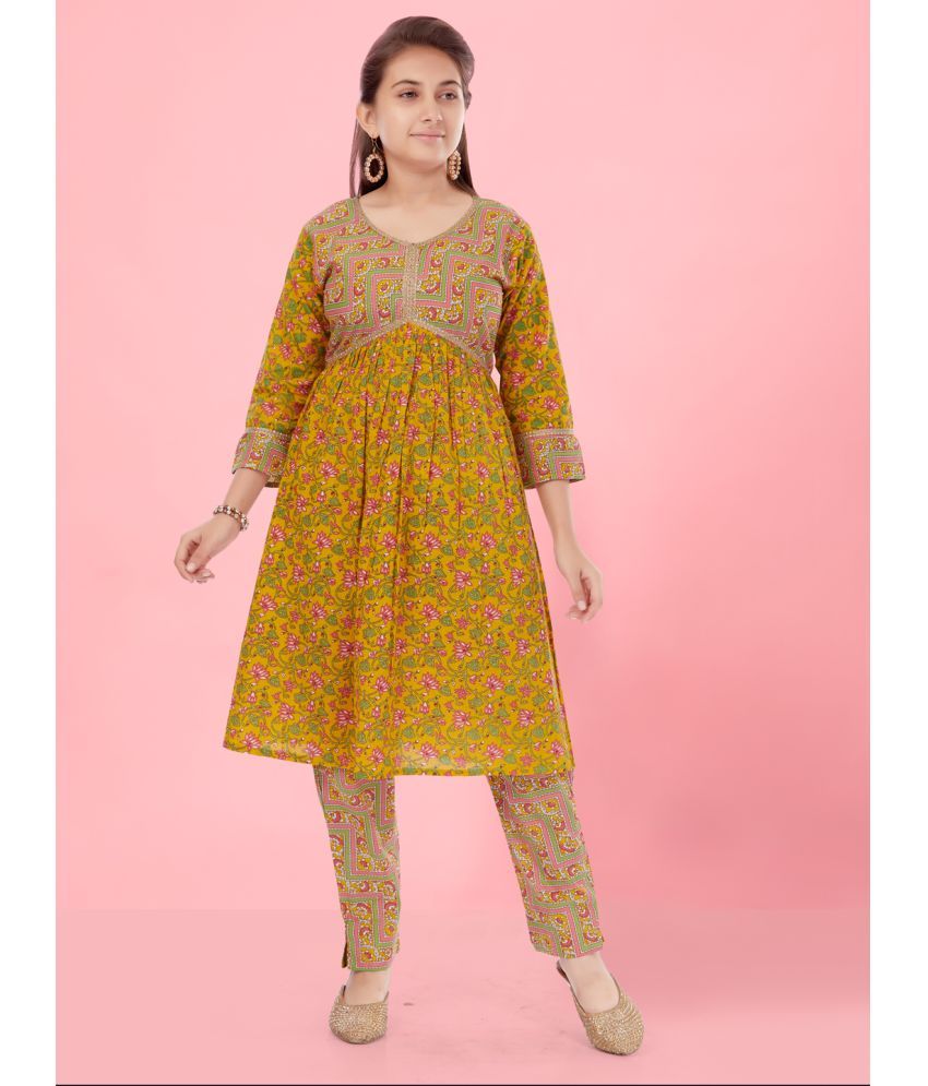     			Aarika Yellow Cotton Girls Kurta and Pant Set ( Pack of 1 )