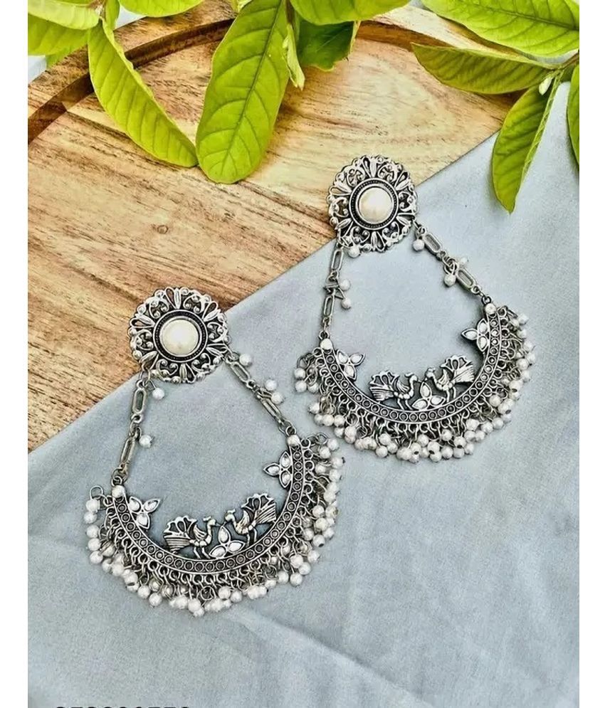     			Samridhi DC Silver Drop Earrings ( Pack of 1 )