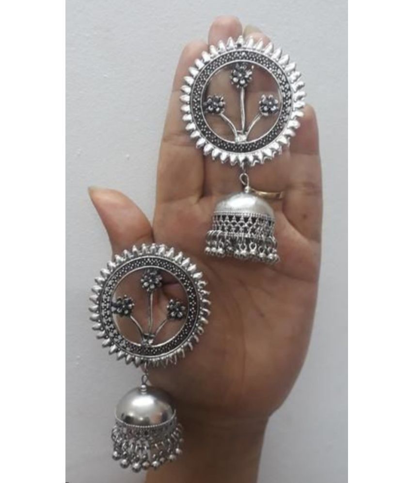     			Samridhi DC Silver Jhumki Earrings ( Pack of 1 )