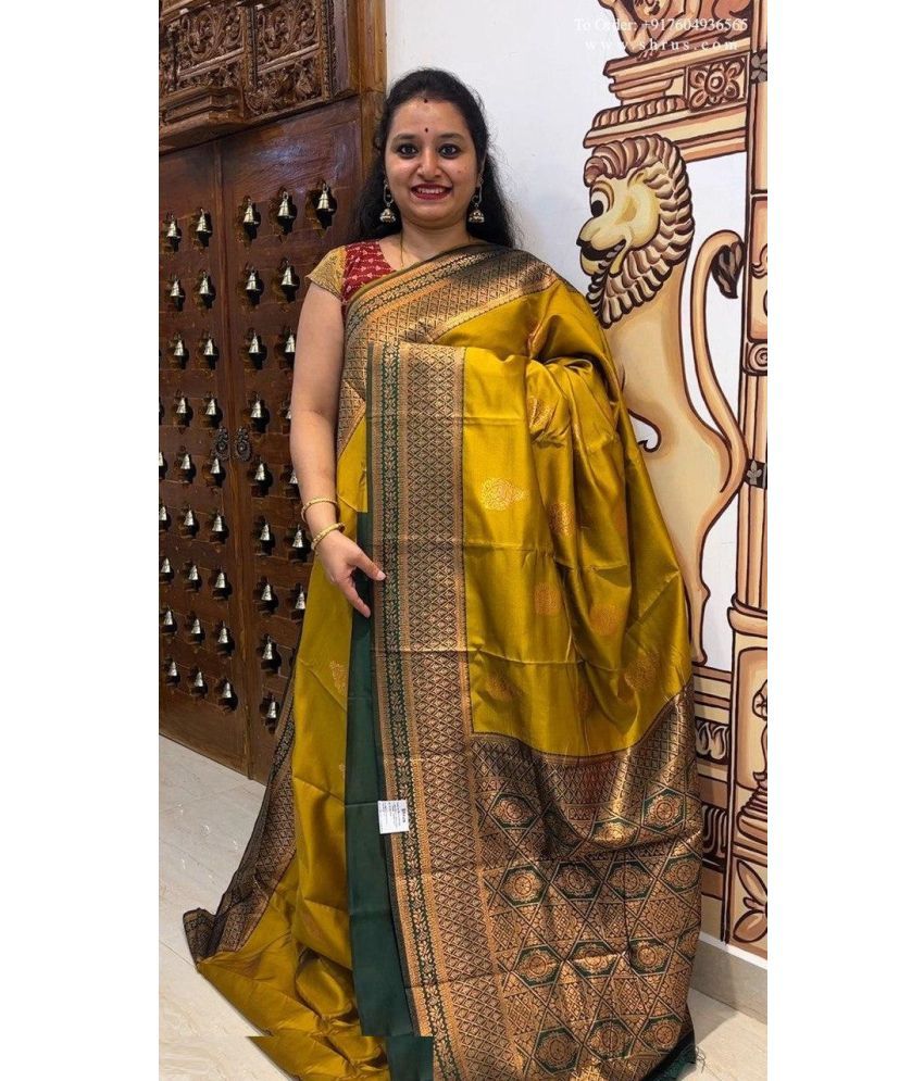     			ISARA Banarasi Silk Printed Saree With Blouse Piece - Gold ( Pack of 1 )