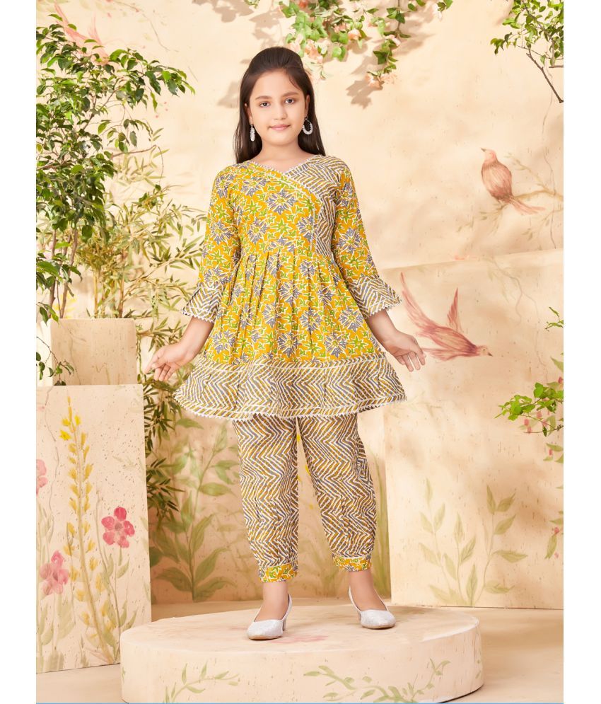     			Aarika Yellow Cotton Girls Patiala Kurta Set ( Pack of 1 )