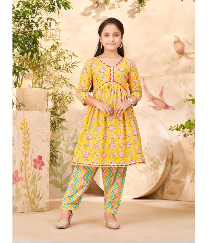     			Aarika Yellow Cotton Girls Patiala Kurta Set ( Pack of 1 )