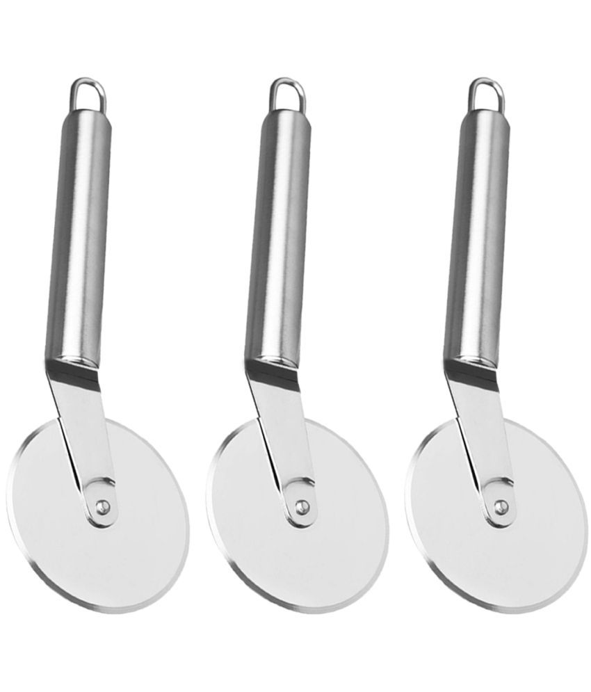     			OC9 Silver Stainless Steel 3 Pizza Cutter ( Set of 3 )