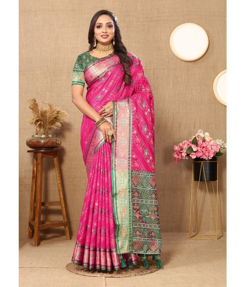     			OFLINE SELCTION , INDIA Silk Blend Woven Saree With Blouse Piece - Rani ( Pack of 1 )