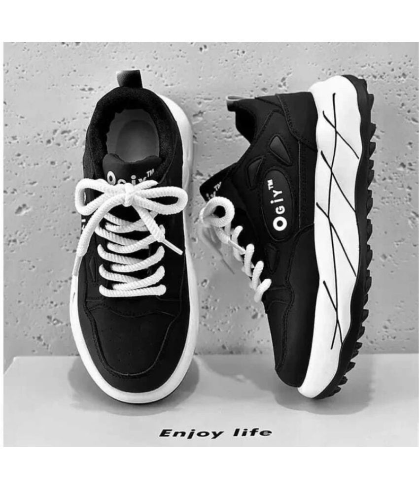     			Xtoon Black Men's Outdoor Shoes