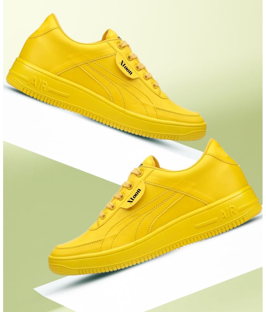     			Xtoon yellow Men's Outdoor Shoes