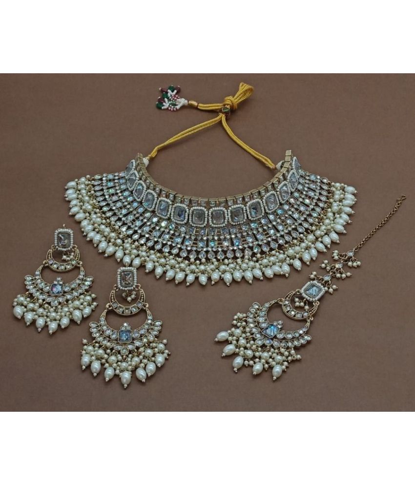     			Padmavati Bangles White Alloy Necklace Set ( Pack of 1 )