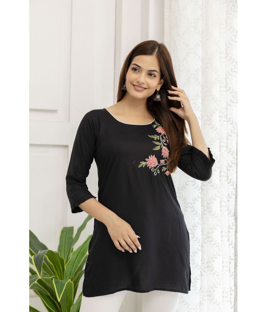     			Kapadia Rayon Embroidered Straight Women's Kurti - Black ( Pack of 1 )