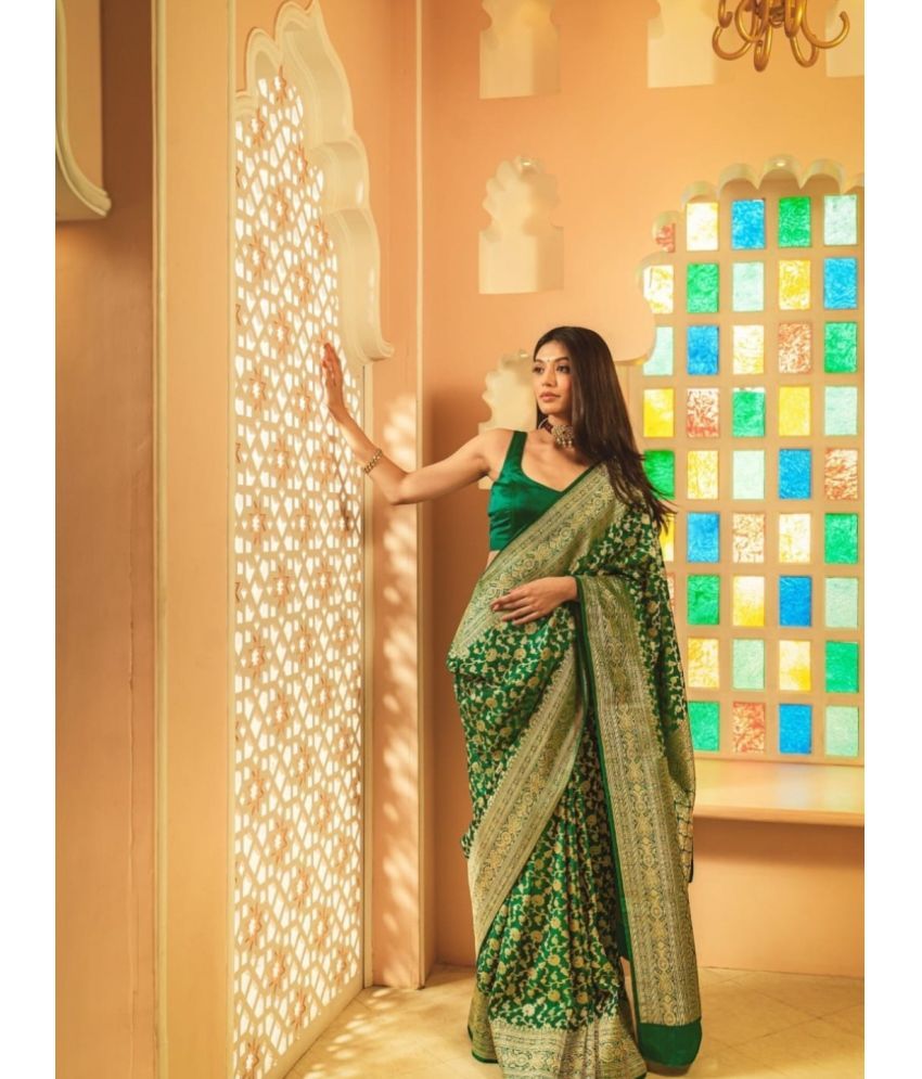     			gufrina Art Silk Woven Saree With Blouse Piece - Green ( Pack of 1 )