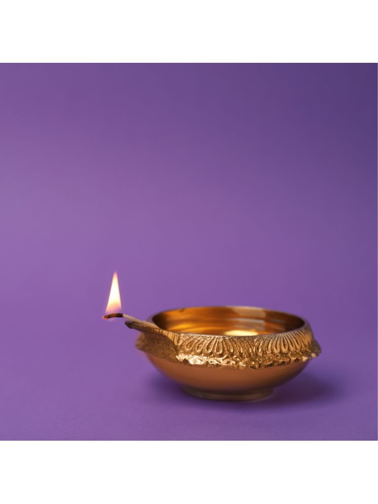     			Art N Hub Brass Floor Diya - Pack of 1