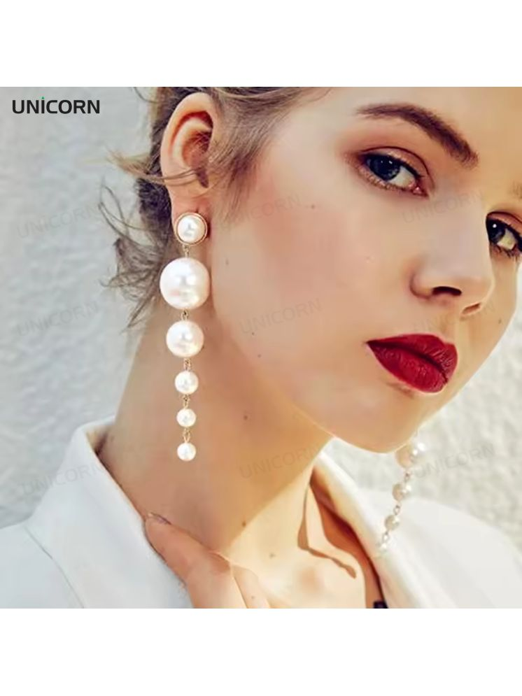     			Unicorn White Drop Earrings ( Pack of 1 )