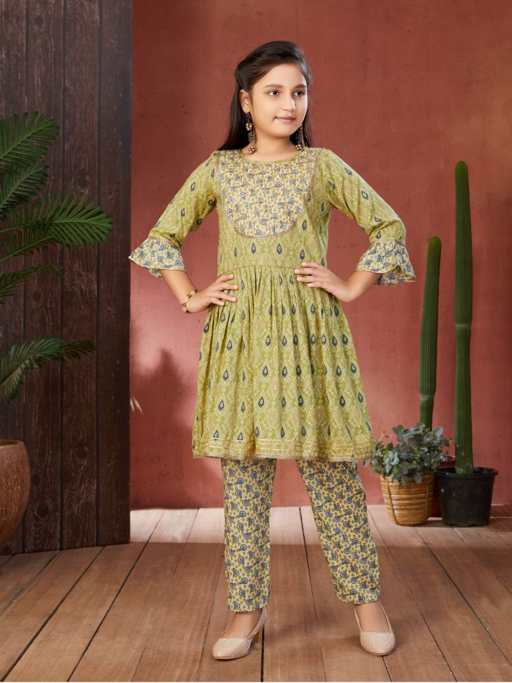     			Aarika Girls Rayon Kurta and Pant Set ( Pack of 1 , Green )